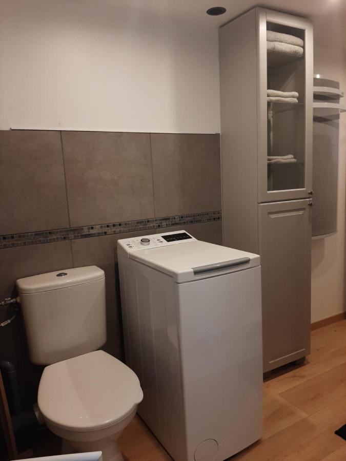 Logement Confortable Dans Residence Privee A Amplepuis Exterior photo